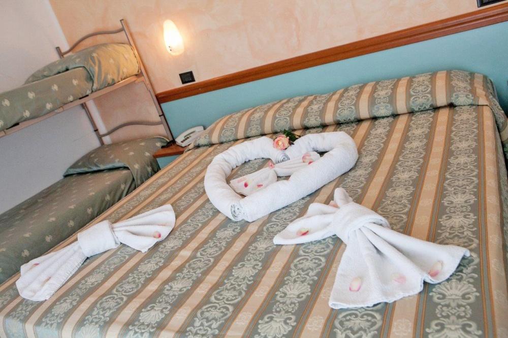 Hotel Vernel リミニ エクステリア 写真